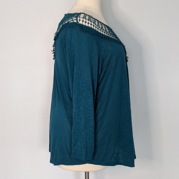 Eyeshadow brand boho crochet blouse - Picture 3 of 6